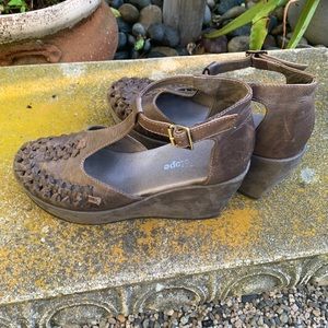 Platform T-straps, woven closed toe